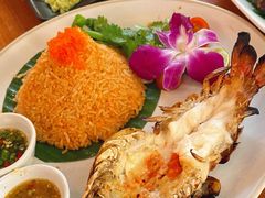 -Chom Cafe and Restaurant