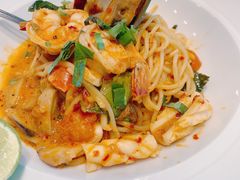 -Chom Cafe and Restaurant