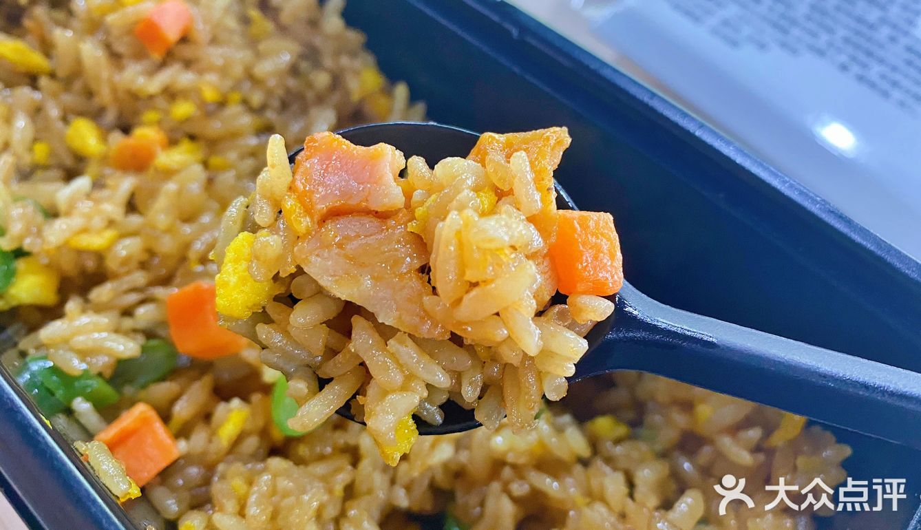 肯德基┃新奥尔良风味鸡丁日式炒饭┃速食炒饭