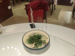 -刘姐啤酒鱼民族演艺餐厅(西街总店)