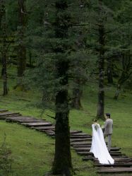 -雪中彩影婚纱摄影·微光艺术中心