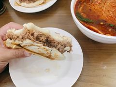 麻辣米线-子午路张记肉夹馍(翠华路店)