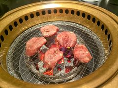 -山川小町·极番烧肉(新地假日广场店)