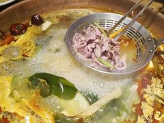 -洱火云南酸菜牛肉火锅(石景山当代商城店)