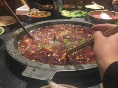 -茅草房·河畔园林火锅