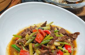 Shacha Beef Stir-fried with Chinese Broccoli