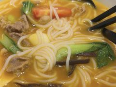 -蒙自源米线大王(东站店)