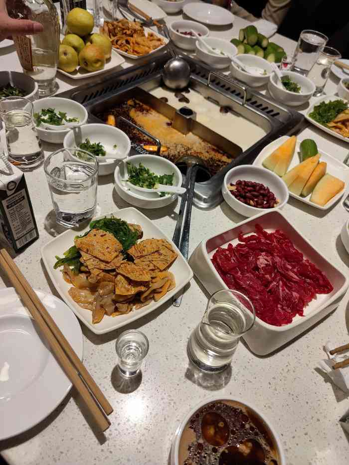 海底捞火锅(印象汇店)-"凯德广场这家海底捞已经快成为我们公司聚餐.