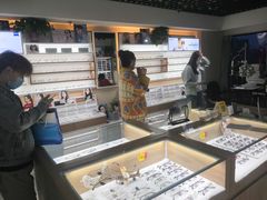 -视野联行眼镜·蔡司授权店(长白万象汇店)