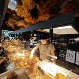 重庆开到成都的首店，虎皮蛋糕确实好吃