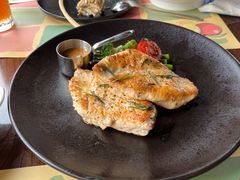 煎鸡胸配蘑菇汁-安妮意大利餐厅(日坛店)