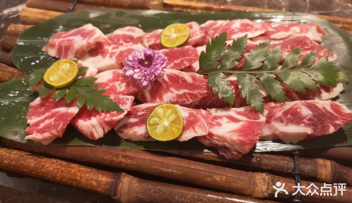 对了他家小料小菜水果特别多