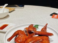 脆皮烤乳鸽-御宝轩(益丰·外滩源店)
