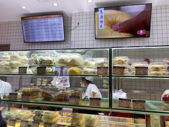 面包甜点陈列柜-白玉兰食品甜凤店(合生汇店)
