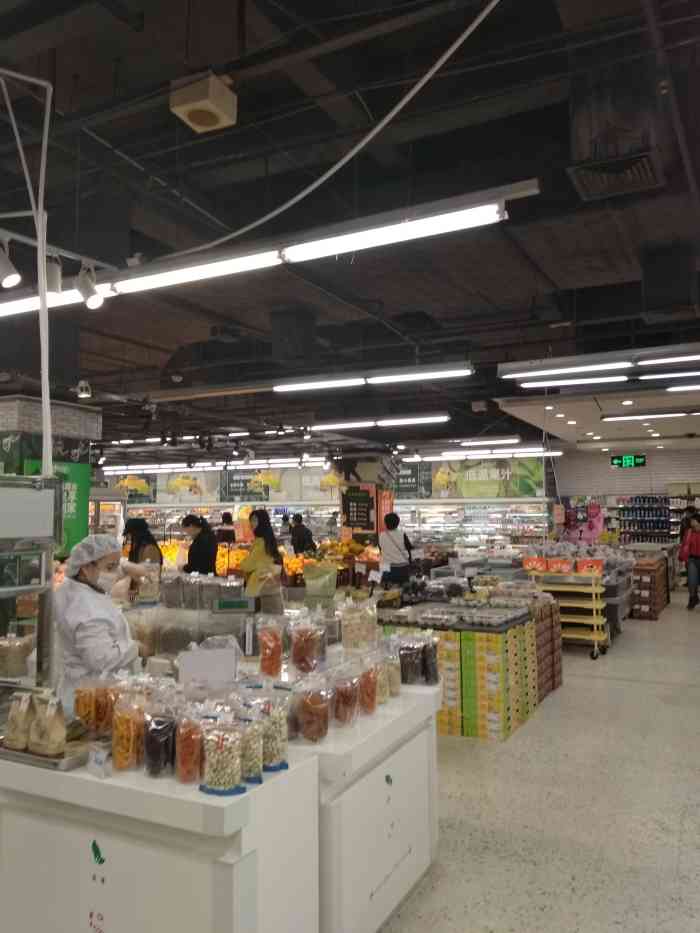 天虹超市(东门店)-"位于新园路迎宾商业大厦(天虹商场)一楼 .