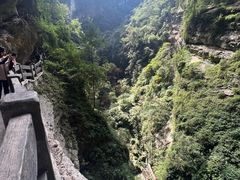 -龙水峡地缝景区
