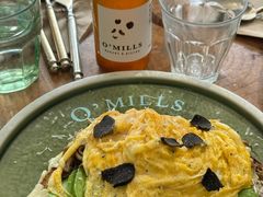 黑松露菌菇炒蛋全麦吐司-O'mills Sourdough Bakery&Bistro(永嘉路店)