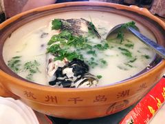 砂锅有机鱼头汤-千岛湖鱼味馆(十字街总店)