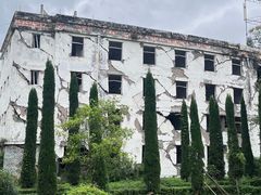 -四川汶川特大地震漩口中学遗址