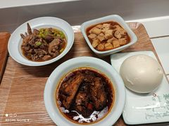 -老乡鸡(融科天地店)