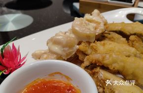 Crispy Fish and Shrimp with Milk Aroma