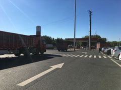 -窦店服务区-停车场