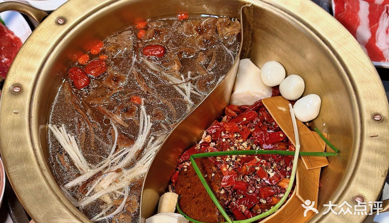 藏在居民区里的重庆火锅店，蒜里甜牛肉串爱了‼️