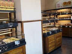 面包甜点陈列柜-皇冠幸福里动物奶油生日蛋糕(古田二路店)