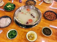 羊肉汤锅-去吃小龙虾·江湖菜·烧烤(南滨路店)