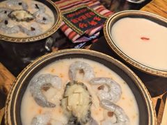 -老牌坊云南鱼豆花火锅(哈西万达店)