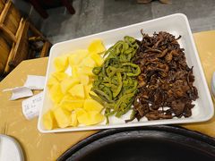 -万里闯关东铁锅炖菜馆(高新旗舰店)