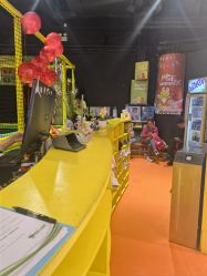 -蹦蹦跳跳(新奥购物中心店)