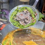 这家的酸汤火锅，好吃到炸裂！