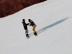 -采薇庄园四季滑雪场