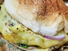 超厚芝士牛肉汉堡-魏斯理汉堡(西安沣东吾悦店)