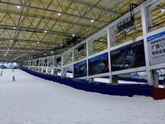 -乔波室内滑雪场