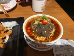 -炉小二铜锅牛蛙•川湘菜(三里屯店)