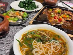 -彩云天云南餐厅