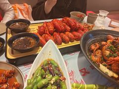 -肥肥虾庄·金牌油焖大虾(汉口城市广场店)