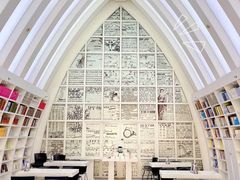 -钟书阁(松江泰晤士小镇店)