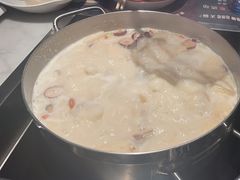 -尚尚仙·酸汤猪手·猪肚鸡火锅(华联万柳购物中心店)