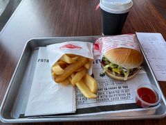 -FATBURGER 特富客汉堡(外交公寓店)