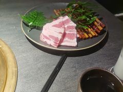 -铭牛烧肉·和牛海鲜自助(高新月牙湖店)