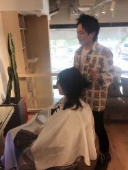 中发-简法造型·品牌形象店