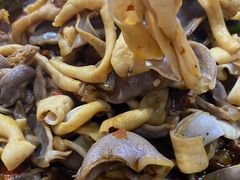 -一品红烧鸭特色川菜(三岔湖店)