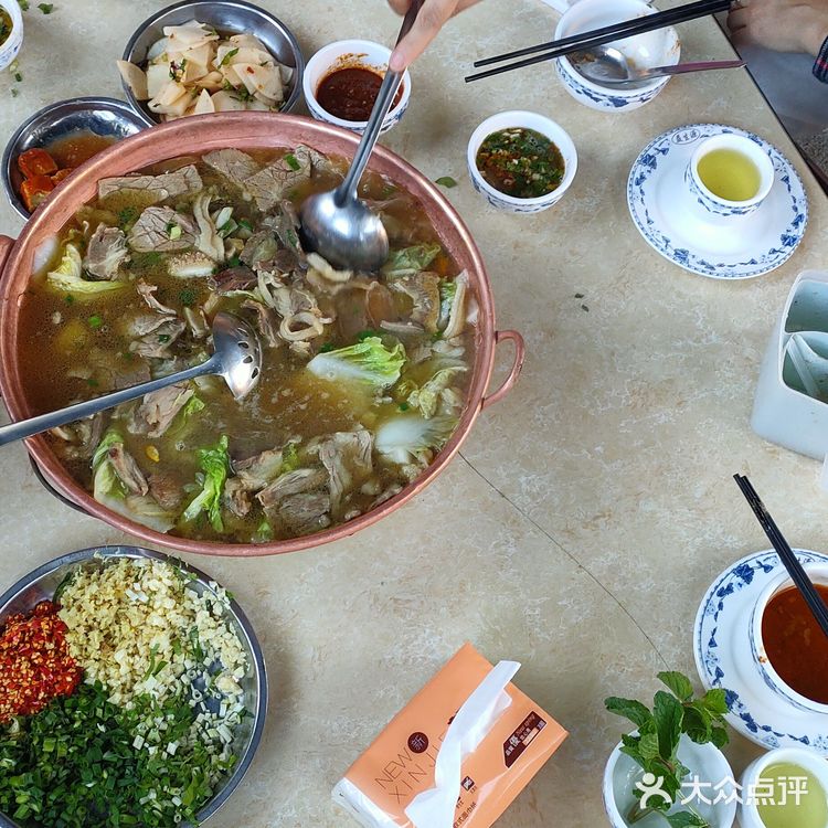 应朋友相邀，终于四人成行来到腾冲，清晨驱车来叠水河瀑