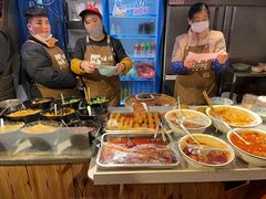 -爆炸头阿姨小四川正宗川味小吃(无任何分店)