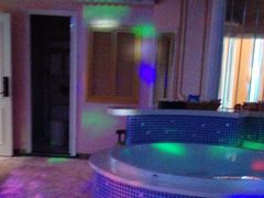 -梦幻城堡轻奢实景酒店(川大望江校区地铁站店)