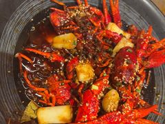-肥肥虾庄·金牌油焖大虾(汉街SKP店)
