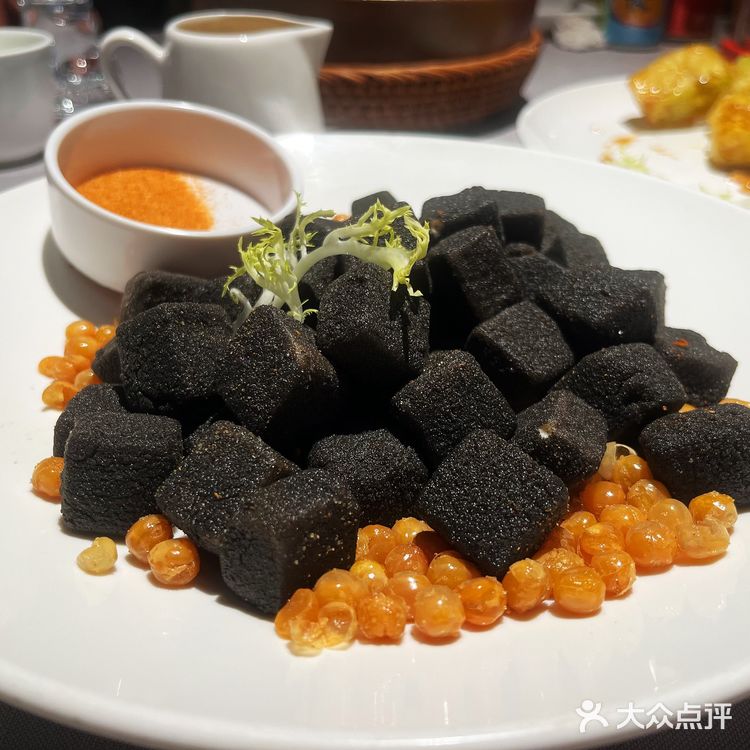 是在广州吃过最好吃的乳鸽，儿子很爱乳鸽，这次真的过瘾了